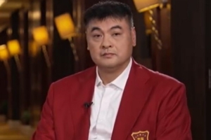 刘玉栋：巩晓彬跑跳能力、技术动作出色 他是我们学习的榜样